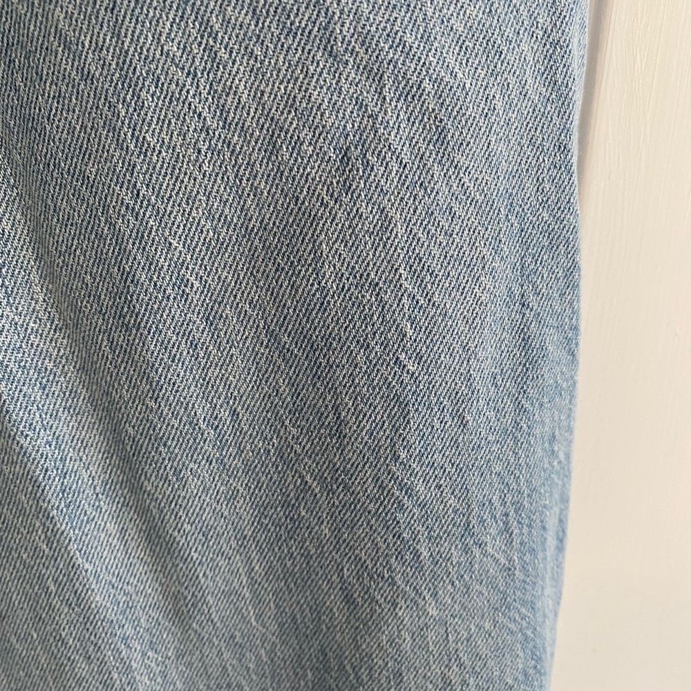 H & M Straight Wide Leg Light Wash Denim Jeans Size 8 - Picture 2 of 7